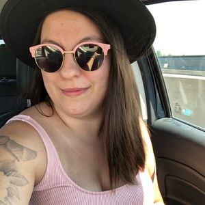 Meet your Posher, Virginia